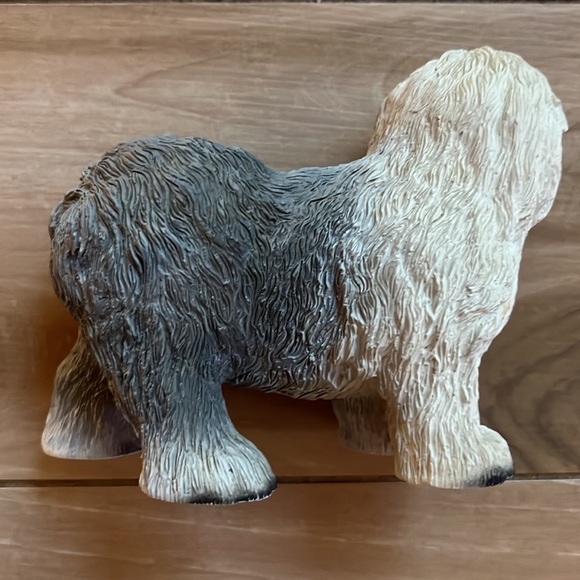 Old English Sheepdog Figurine Made of Resin - Picture 6 of 9